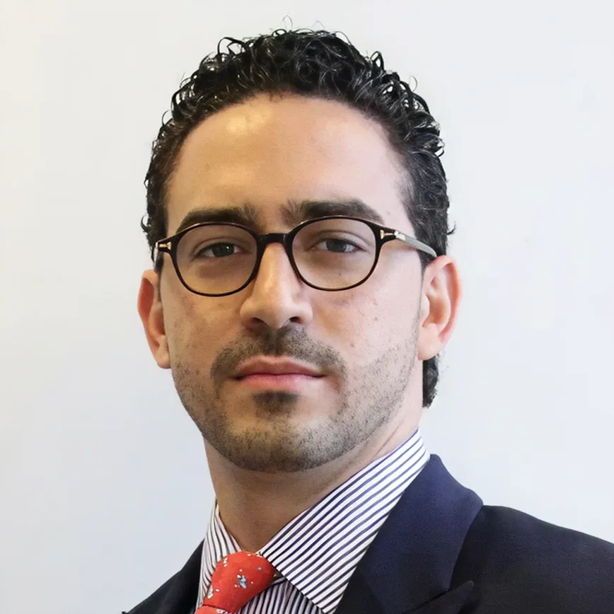 آريا بولورفرُشان